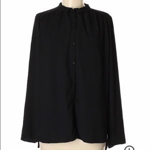 ARITZIA BLACK LONG SLEEVE BUTTON UP SIZE SMALL